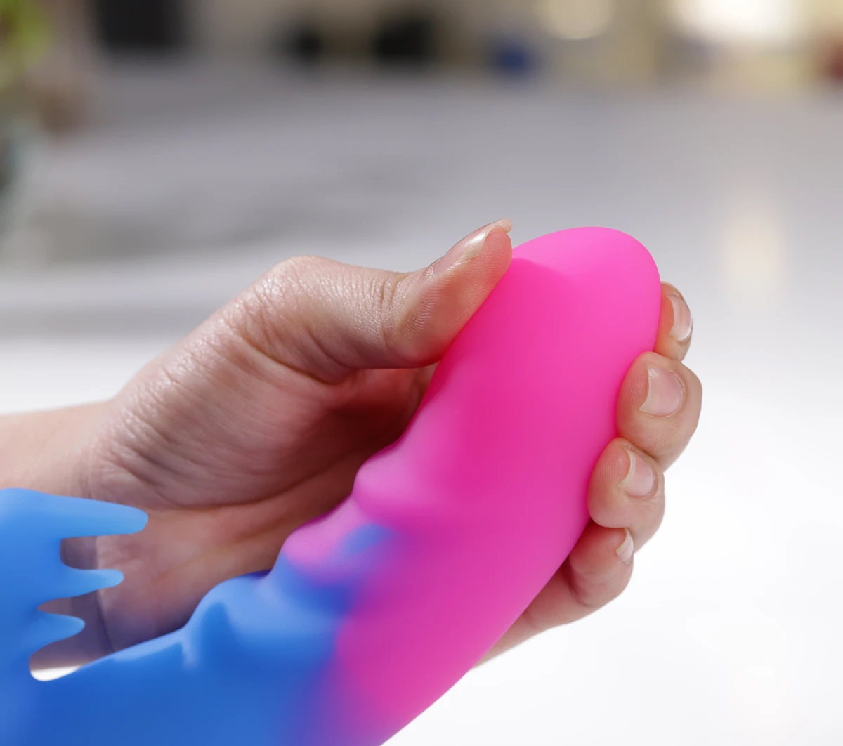 dương vật giả loving world ct1917 rung ngoáy massage lưỡi điều khiển từ xa