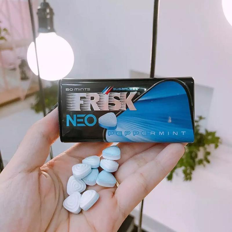 Frisk Neo Peppermint kẹo ngậm bạc hà Nhật Bản 50 viên hương tình yêu