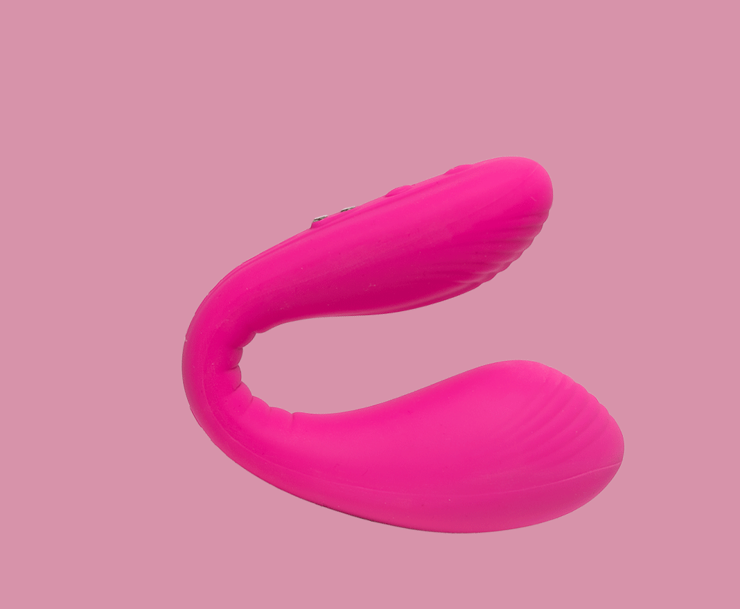 Lovense Quake trứng rung điều khiển từ xa 2 đầu silicone