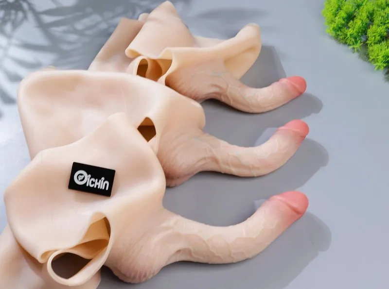 Ba biến thể chụp chung với nhau