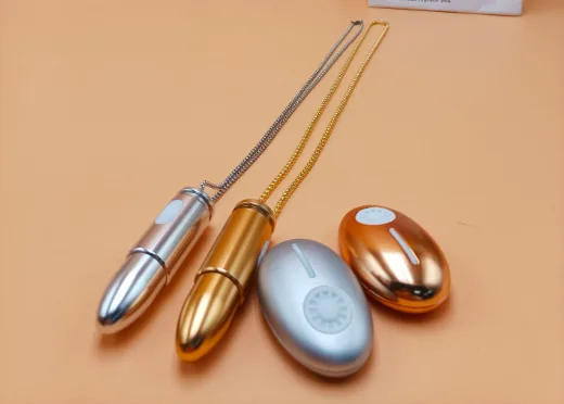 trứng rung hình viên đạn mạ inox bạc vàng có rung điều khiển từ xa Trứng rung inox viên đạn COC SWAVE Ms-271 dây đeo cổ siêu — Trọng lượng nhẹ: tổng 88 g (trứng 72 g + dây và remote)
