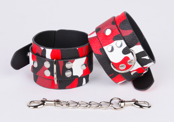 Còng tay bạo dâm bằng da PU họa tiết Camouflage