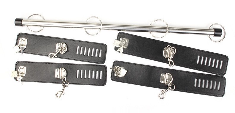Thông tin Còng tay chân cố định bằng đòn sắt – Sextoy bạo dâm BDSM hàng xách tay Thông tin Còng tay chân cố định bằng đòn sắt – Sextoy bạo dâm BDSM hàng xách tay
