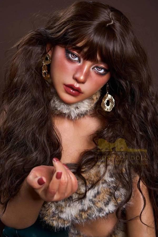 Búp bê tình dục Full Silicone Irontech Doll Elieen Panthera da nâu quyến rũ 1m64cm