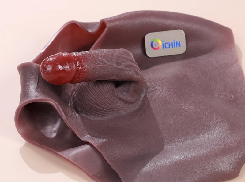 Chất liệu silicone đàn hồi tốt – dạng quần dễ mặc