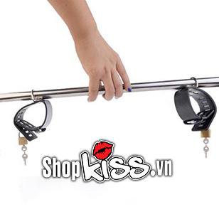 Còng tay chân cố định bằng đòn sắt – Sextoy bạo dâm BDSM
