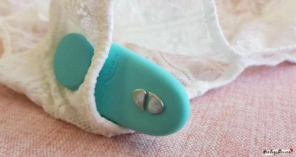 Shop bán We-vibe Moxie trứng rung điều khiển từ xa bằng điện thoại gắn quần chíp mới nhất