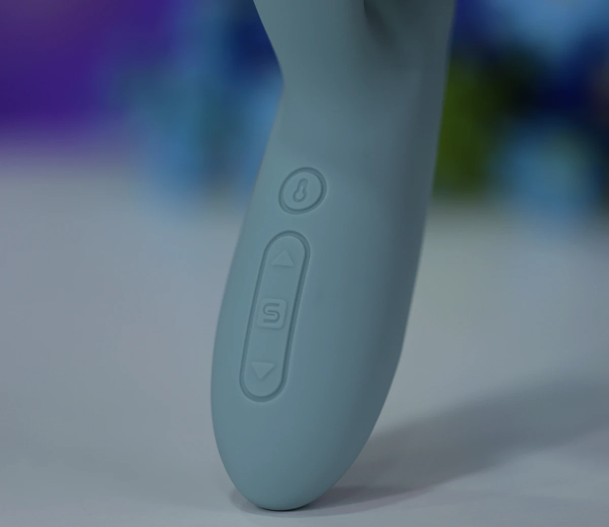 Dương vật giả Svakom Chika sưởi ấm kích thích điểm G âm vật