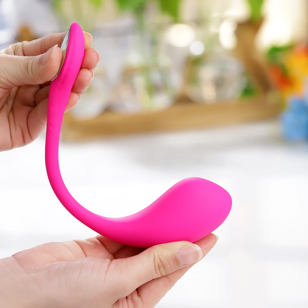 Lovense Lush 4 trứng rung không dây đỉnh cao điều khiển qua app tiện lợi