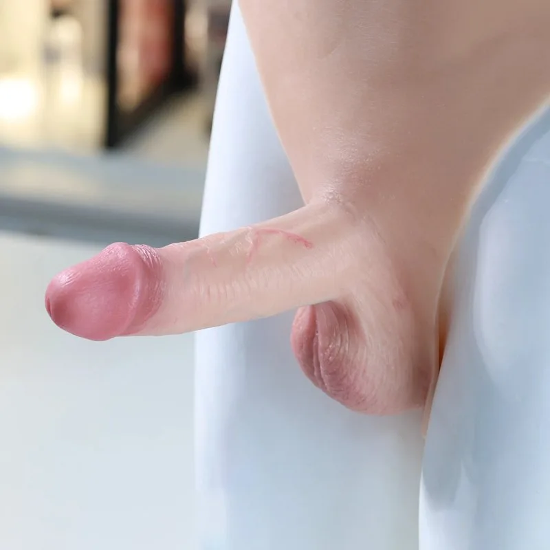 Quần tam giác gắn dương vật giả rỗng ruột cho nam Jiuai mềm như thật